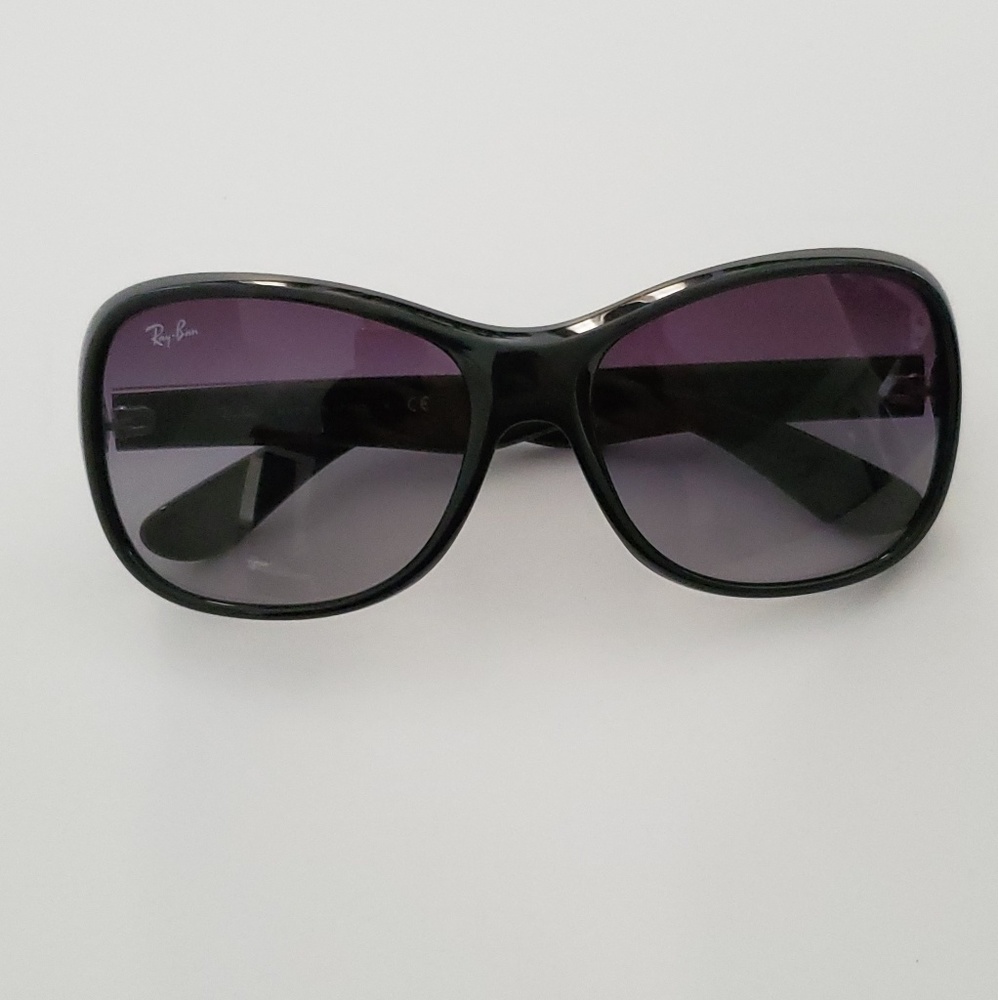 Ray-Ban Black Rim Sunglasses